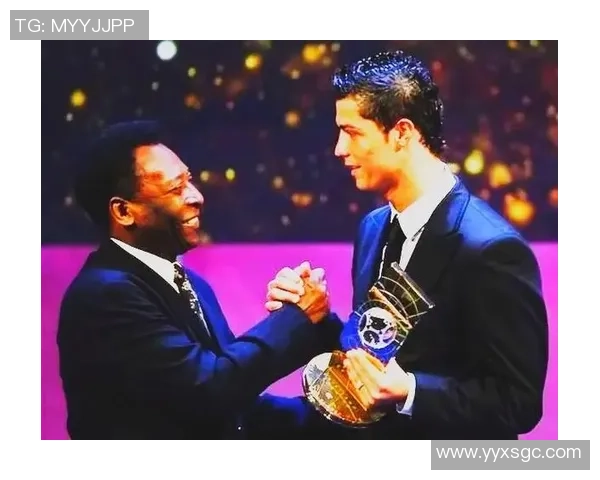 足球巨星场下互动揭秘：友谊、竞争与日常生活中的真实面貌