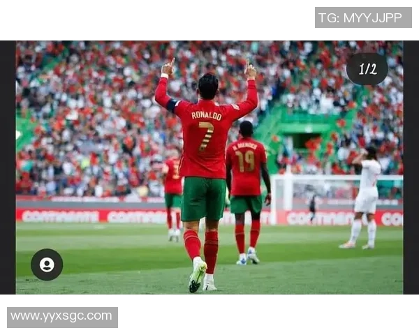 足球巨星登场瞬间全景揭密 球场入场通道背后的激情与荣耀