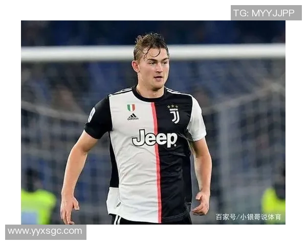 足球球星携手嫩模上演豪门恋情引发粉丝热议与媒体持续关注